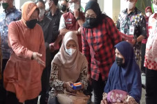 Ngamuk Lagi, Menteri...