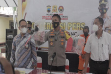 Edarkan Uang Palsu di...