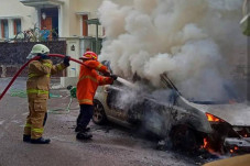 Waspada Mobil Terbakar,...