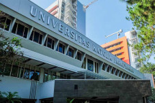 IATS Unpar Bantu Mahasiswa...