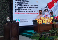 Khofifah Beri Pembekalan...