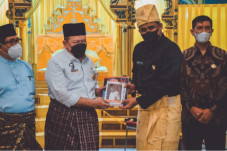 Bertemu dengan LaNyalla,...