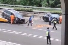 Lawan Arah di Tol JORR,...
