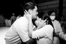 Reza Rahadian Cium Prilly...