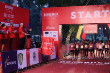 Ganjar dan Menpora Lepas...