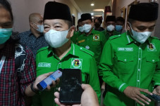 Kumpulkan Legislator...