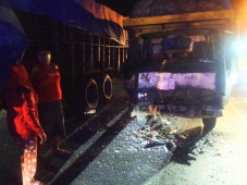 Tragis! Bus dan Truk...