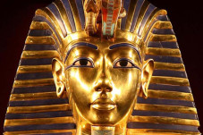 Kutukan Raja Tutankhamun,...