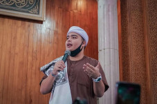 Artis Ramai Kirim Doa...