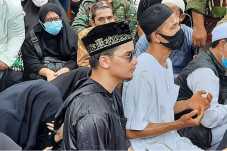 Ameer Azzikra Mendadak...