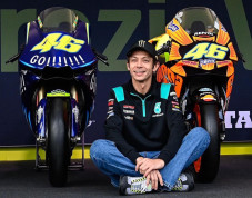 Valentino Rossi Beberkan...