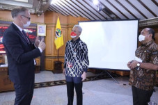 Ganjar Pastikan APBD...