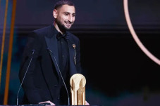 Kiper Terbaik 2021,...