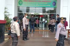 Kawal Sidang Munarman...