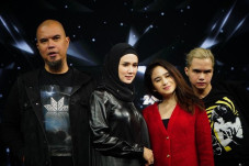 Panggil Mulan Jameela...