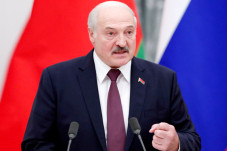 Lukashenko Minta Rusia...