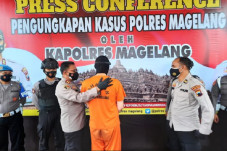 Bule Inggris Ditangkap...
