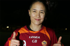 4 Pesepak Bola Wanita...