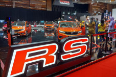 Deretan Mobil Terlaris...