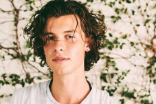 Shawn Mendes Rilis Lagu...
