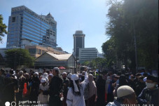 TNI dan Polwan Minta...