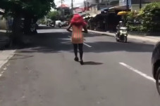 Viral Cewek Bule Lenggak...