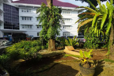 Makam Misterius di Balai...