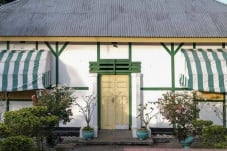 Berwisata ke Ende, Jangan...