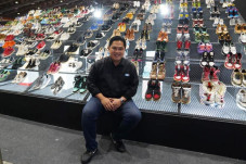 Sneaker Lokal Bikin...