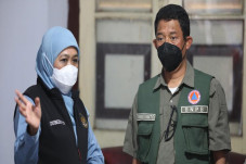 Tiba di Lumajang, Kepala...