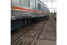 KRL Anjlok di Stasiun...