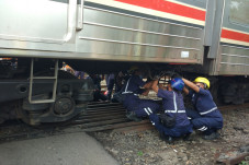 KRL Anjlok di Stasiun...