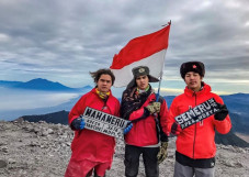 9 Artis yang Pernah...