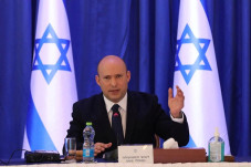 Israel Desak Kekuatan...
