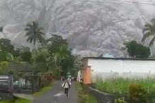 PVMBG: Gunung Semeru...