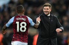 Pemain Aston Villa Mulai...