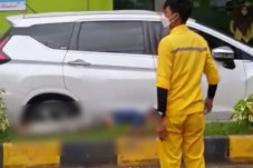 Tukang AC Tewas Terjatuh...
