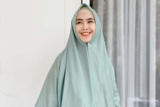 Oki Setiana Dewi Bahas...