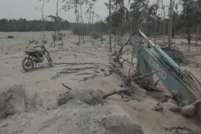 Erupsi Gunung Semeru...