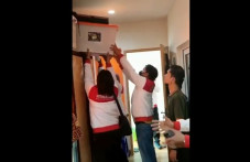 Polisi Geledah Rumah...