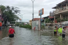Banjir Rob Tinggi di...