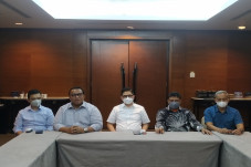 2 Pentolan Buruh dan...