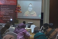 Monolog Budaya, Eny...