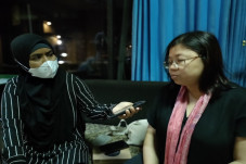 Sambangi Pengungsi Konflik...