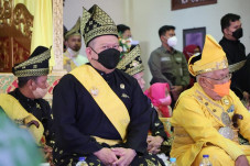 Terima Gelar di Pelalawan,...