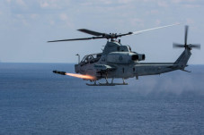 Helikopter Tempur Viper...
