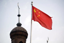 China Kecam Pengadilan...
