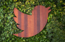 Twitter Uji Fitur yang...