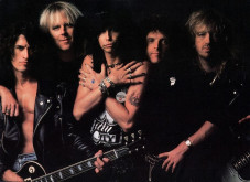 Aerosmith Sudah Pakai...