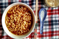 Apakah Mie Instan Mengandung...